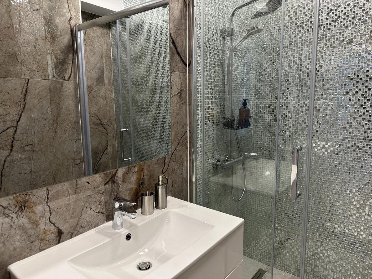 Apartament In Suceava, Zamca Apartman Kültér fotó